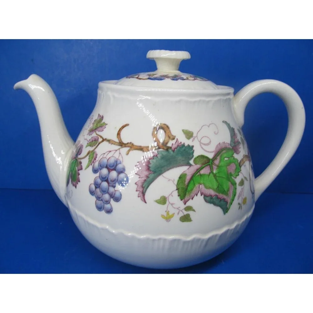 Wedgwood Of Etruria And Barlaston Jefferson Vine TK Porcelain China Teapot